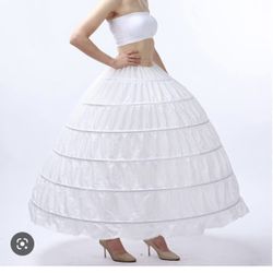 Used Crinoline Skirt / Crenolina Disponible