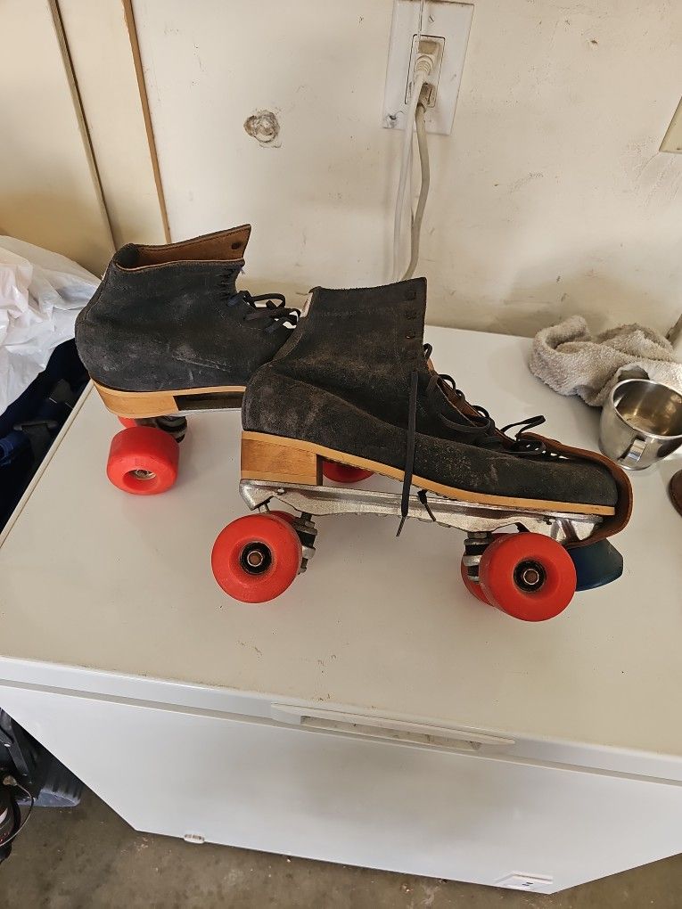 Roller Skates 