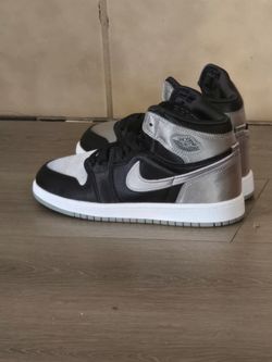 Air Jordan 1 Retro High Black Silver Sneakers