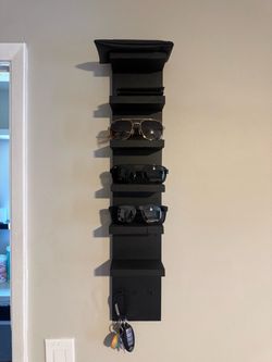 Sunglasses shelf