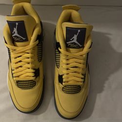 Jordan 4 THUNDER 
