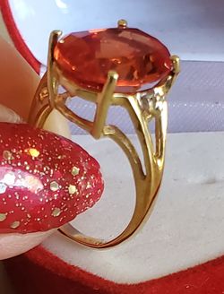 14KT. GOLD ring mexican opal w/2 diamonds on the side of the stone wg.4.6gm. Size 7 resizable