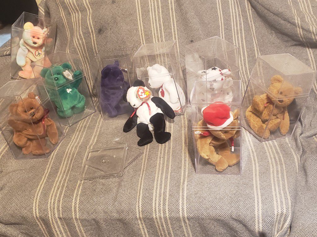 Collection Of Beanie Babys  Is liquidation $30