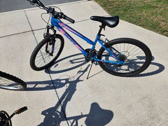 Huffy Alpine 24" Women's Mountain Bike | 18-Speed | Front Suspension | Excellent Condition