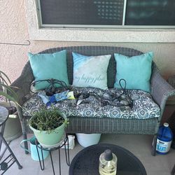 Wicker patio love seat