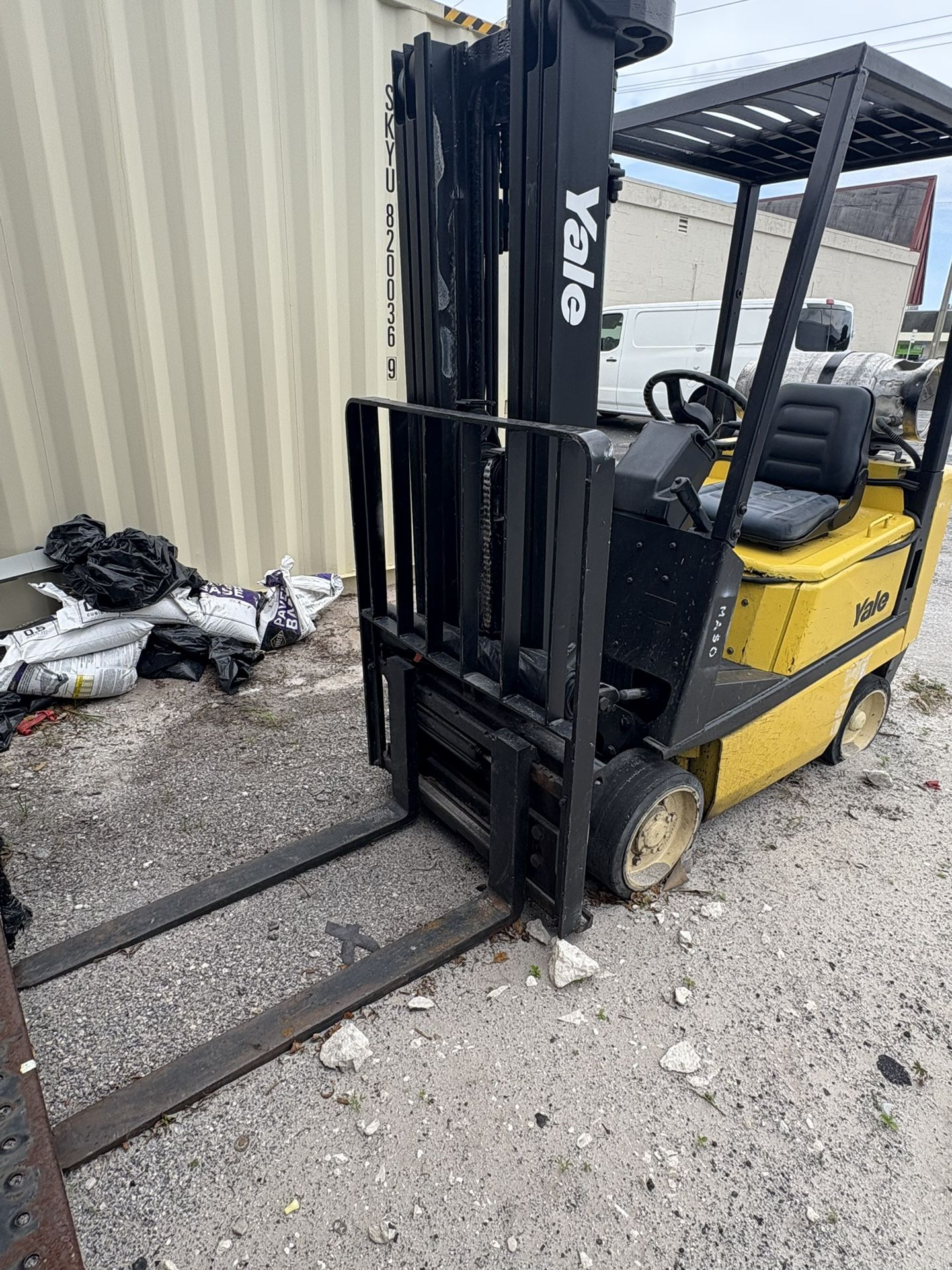 4000 Lbs Yale Forklift