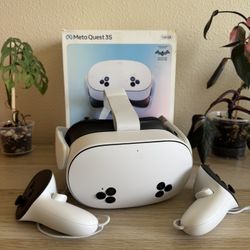 Meta Oculus Quest 3S w/ Controllers | 128GB