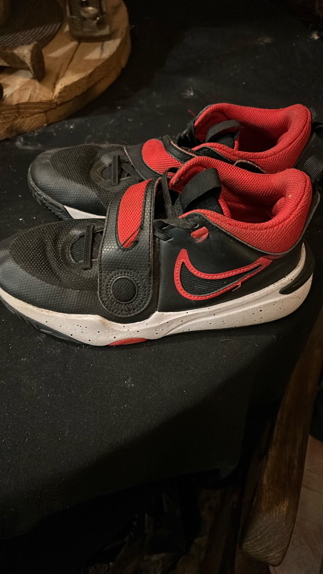 Nike Strap Kids Basketball Shoes Size 5y