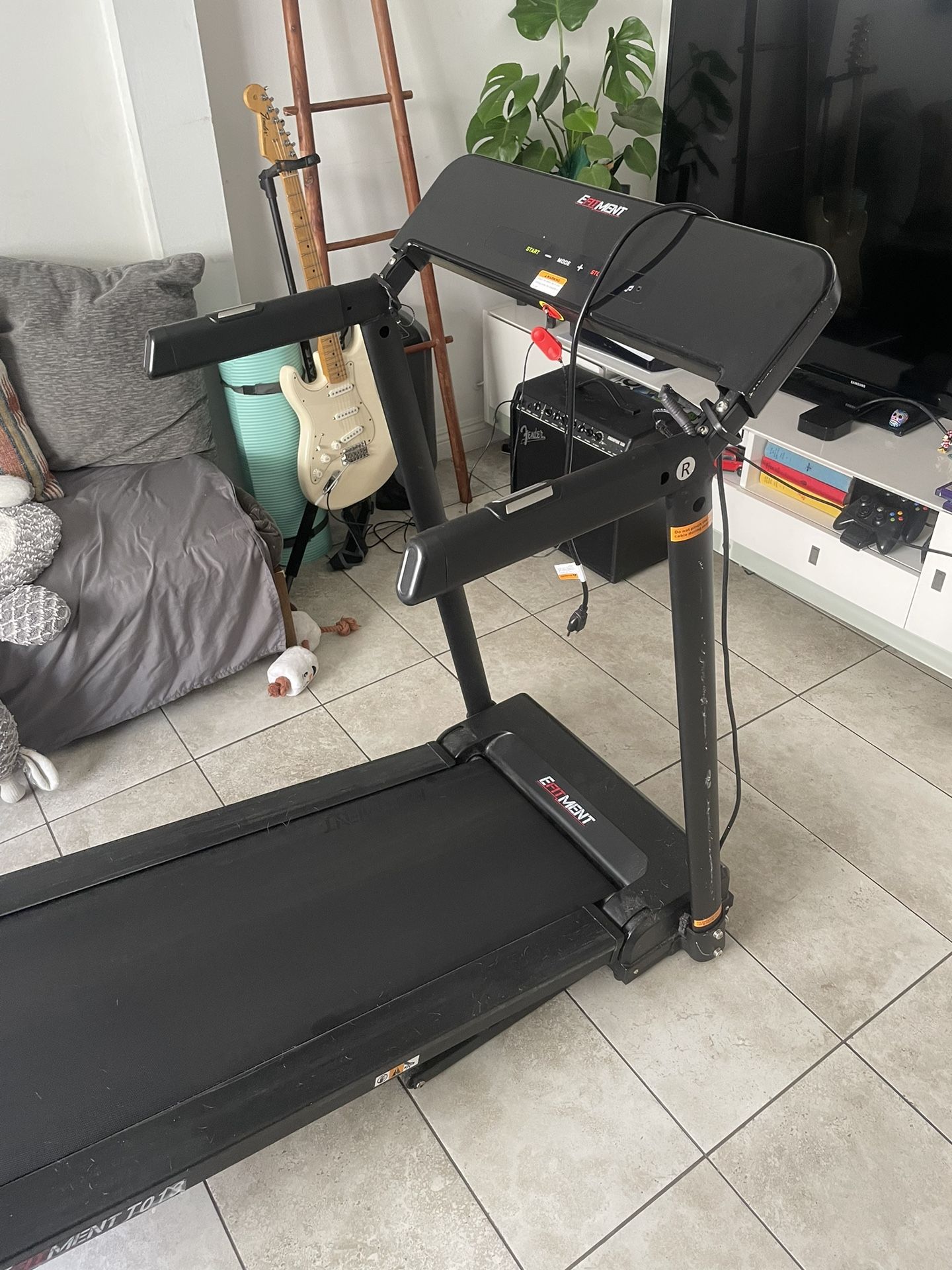 Foldable treadmill