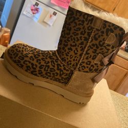 Girl Uggs Size 12