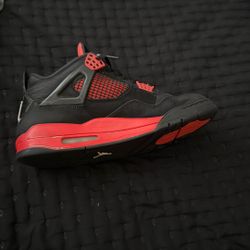 Jordan 4 red thunder 