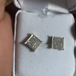Men’s Diamond Earrings 10k