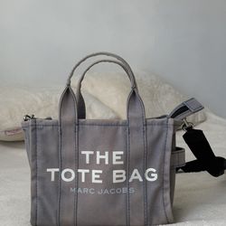 Marc Jacobs The Tote Bag small in “Blue Shadow”