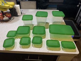 12 Piece Tupperware Set