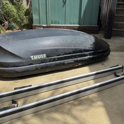 Thule Roof Cargo Box Medium with Thule 53” Wingbar Crossbars