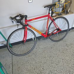 Cannondale R600 Road Bike