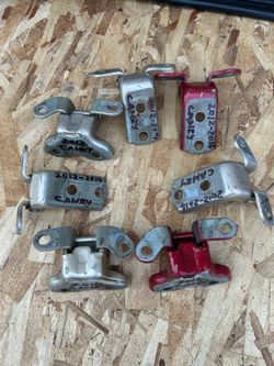 Doors hinges