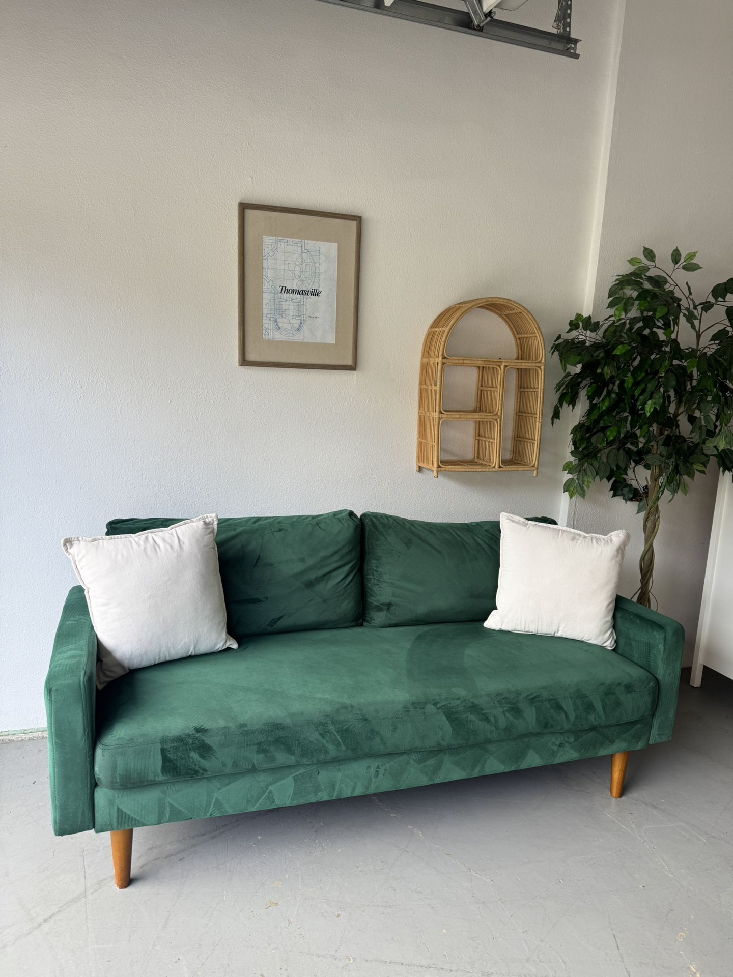 McM Style Sofa