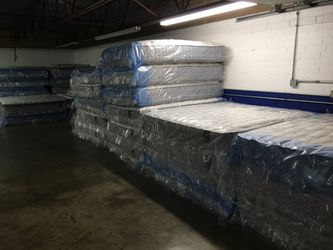 URGENT SALE: Deluxe Mattresses at Liquidation Prices!