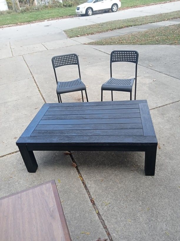 Black Coffee Table With Two Chairs