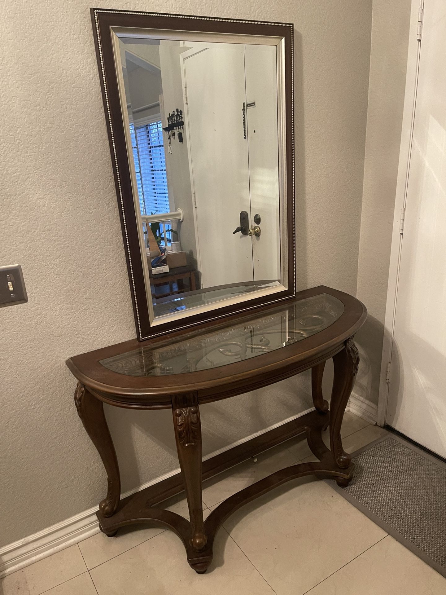 Entrance Table And Mirror