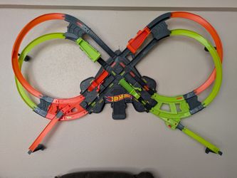 Hot wheels track
