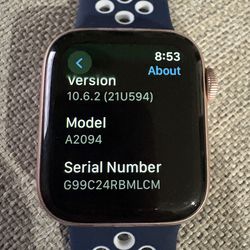 Apple Watch Series 5 with CELLULAR (40mm)