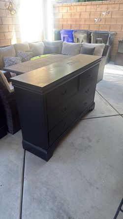 Dresser