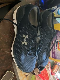 UA men’s tennis shoes