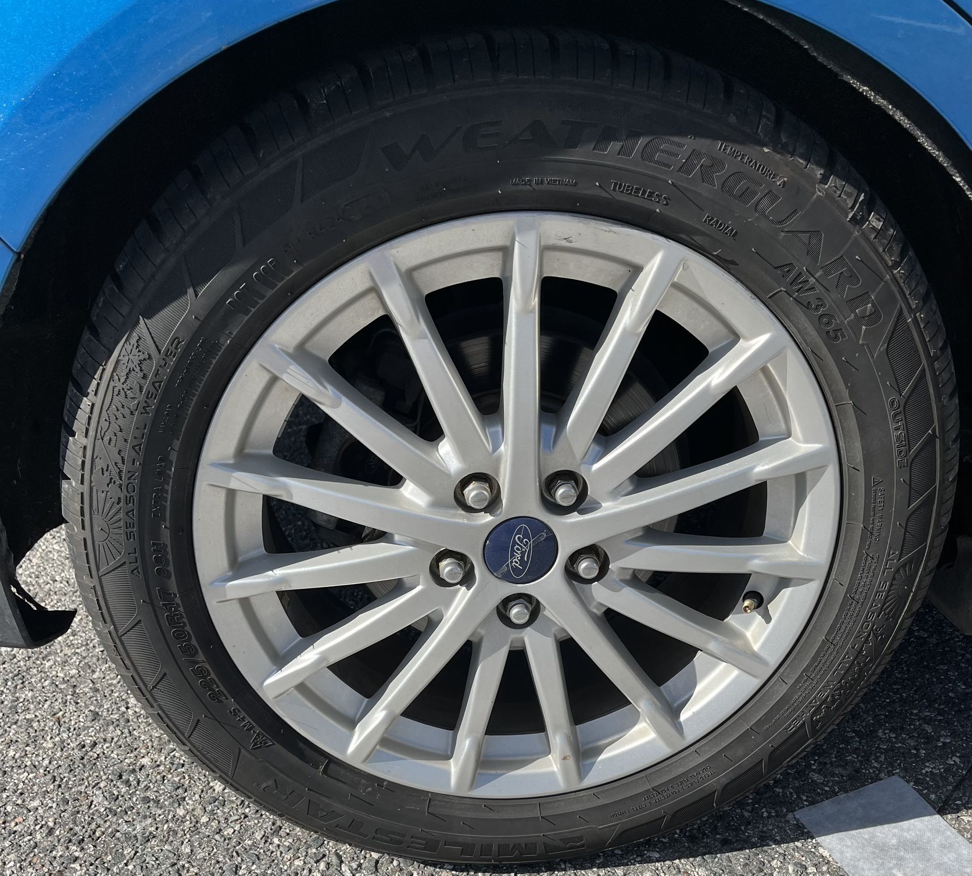 Aro Con Goma De Carro Ford C Max Original