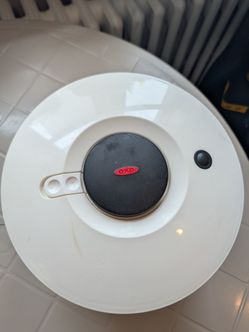 Salad spinner