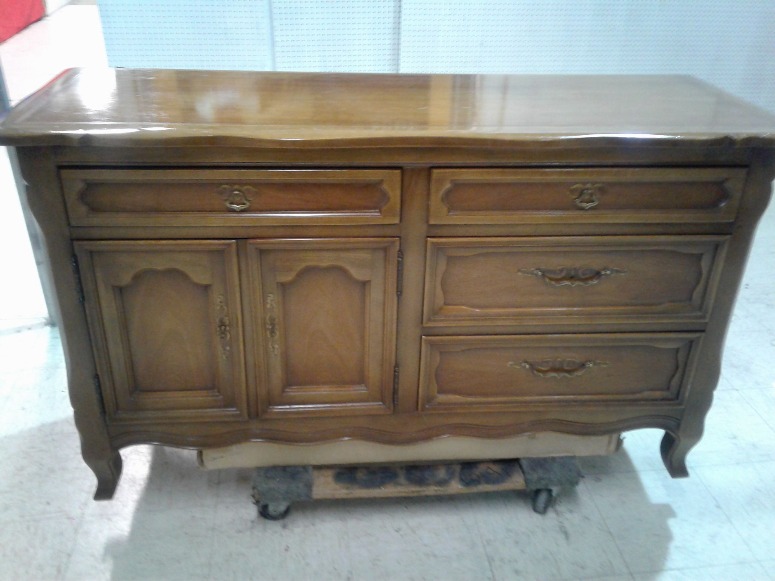 ANTIQUE SOLID WOOD MAPLEDRESSER WITH SOLID BRASS HANDLES ,,SIGNATURE PIECES OF FURNITURE