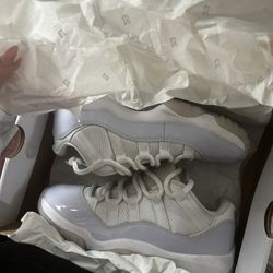 Jordan 11 Pure Violet- White 