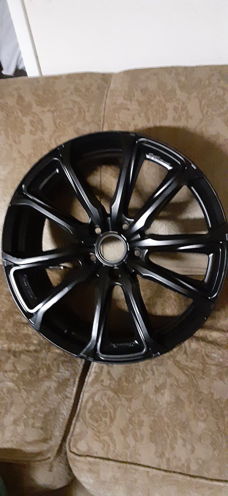 19 ×7 dodge / jeep rims practically new no scratches and never been curbed