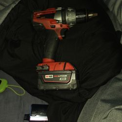 $100 MILWAUKEE FUEL M18 DRILL/DRIVER W RED LITHIUM BATTERY