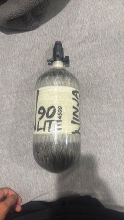 Compressed air tank