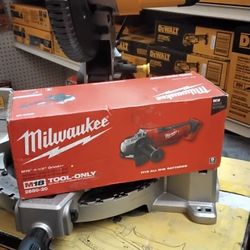 MILWAUKEE M18  4 - 1/2" GRINDER (TOOL ONLY)