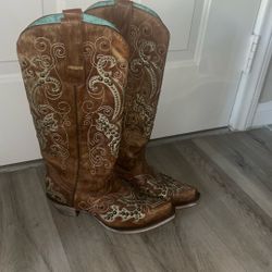 Boots Size 7