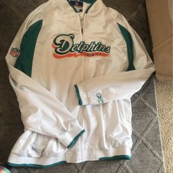 Chamarra Dolphin’s 