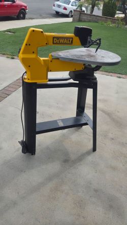 DEWALT Scroll Saw with Stand – Works Great