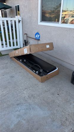 Truck bed cover