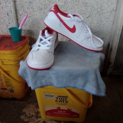 Air Jordan 1 Retro OG Low University Red and White