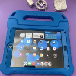  Apple iPad Air 2 (128 GB, 9.7” Retina Display, Touch ID)