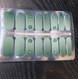 Lily & Fox Nail Wraps - Shamrock Green Accent