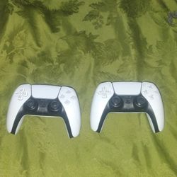PlayStation 5 Controllers 