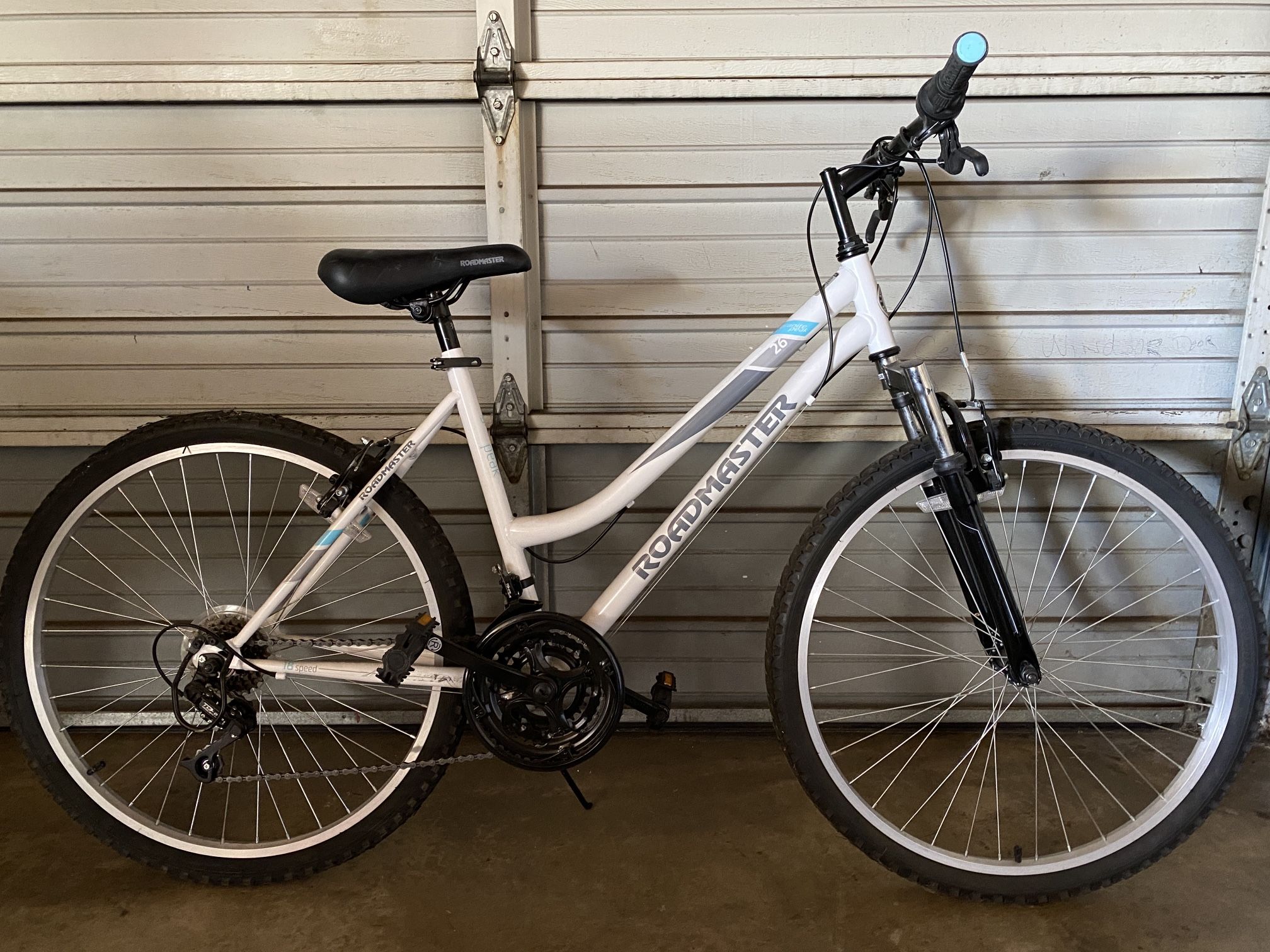 Roadmaster 26 Granite Peak Women's Mountain Bike, White