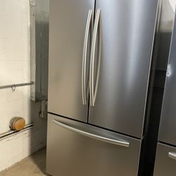 ❄️ NEW Mora 26.6 cu. ft. Standard Depth French Door Refrigerator with Internal Water Dispense