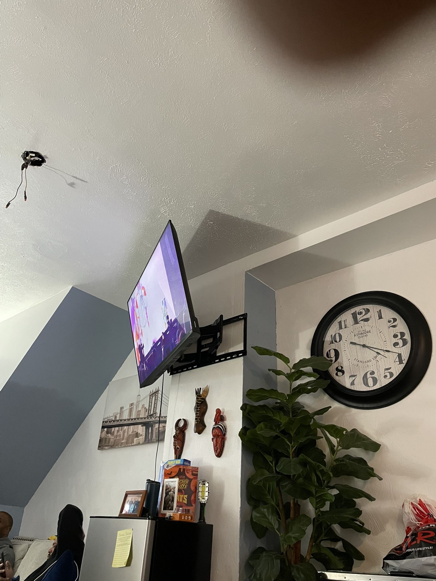 Tv For Sale Hit Me With Offers