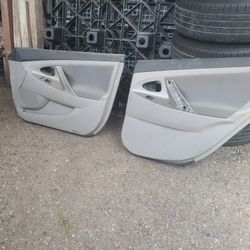 Vendo 2 paneles de lado de la novia son los 2  D e Toyota Camery Le  Del 2007 Hasta El 2011