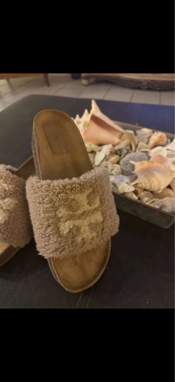 Tory Burch 10